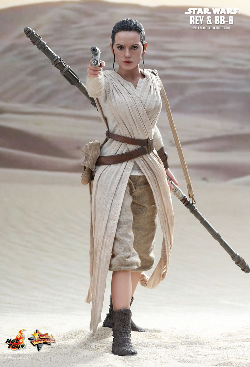 Illustration for article titled Gaze Into the Gigantic Eyes of Hot Toys' Rey Figure